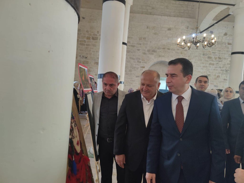 Ünye'de bayrak sergisine yoğun ilgi. ser2