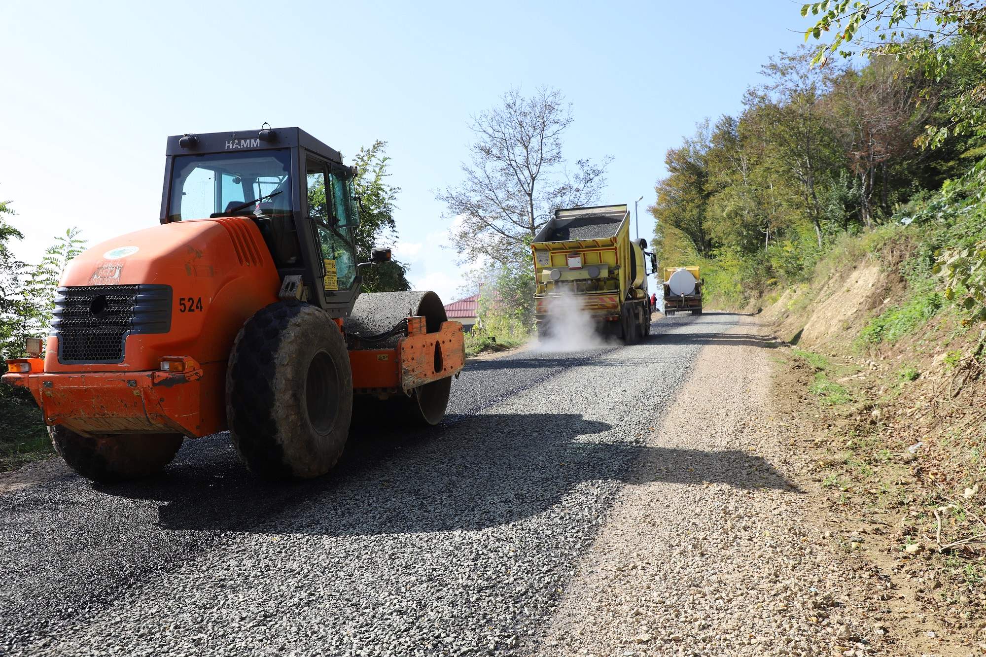 ULUBEY’DE ÇALIŞMALAR TAM GAZ KIRANYAĞMUR MAHALLE YOLU’NDA ASFALT ÇALIŞMALARI BAŞLADI