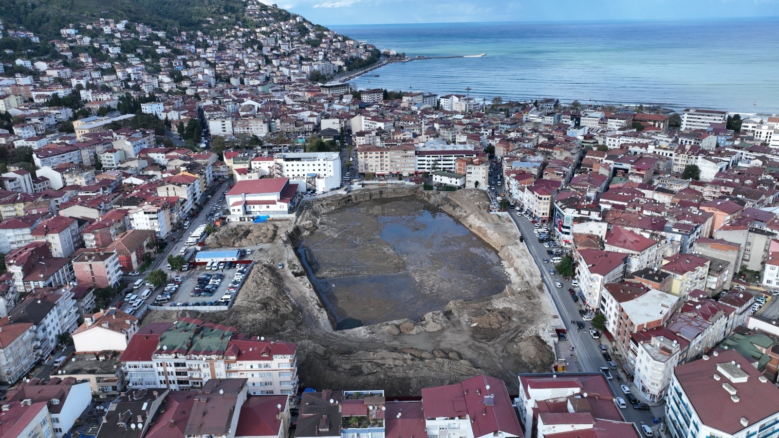 MİLLET BAHÇESİNE 2 KATLI 2000 ARAÇLIK OTOPARK BAŞKAN GÜLER’İN GÖRÜŞMELERİ