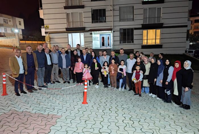 BAŞKAN TAVLI, “TALEPLERİ YERİNDE DİNLİYOR, BİRLİKTE ÇÖZÜM ÜRETİYORUZ” B 4