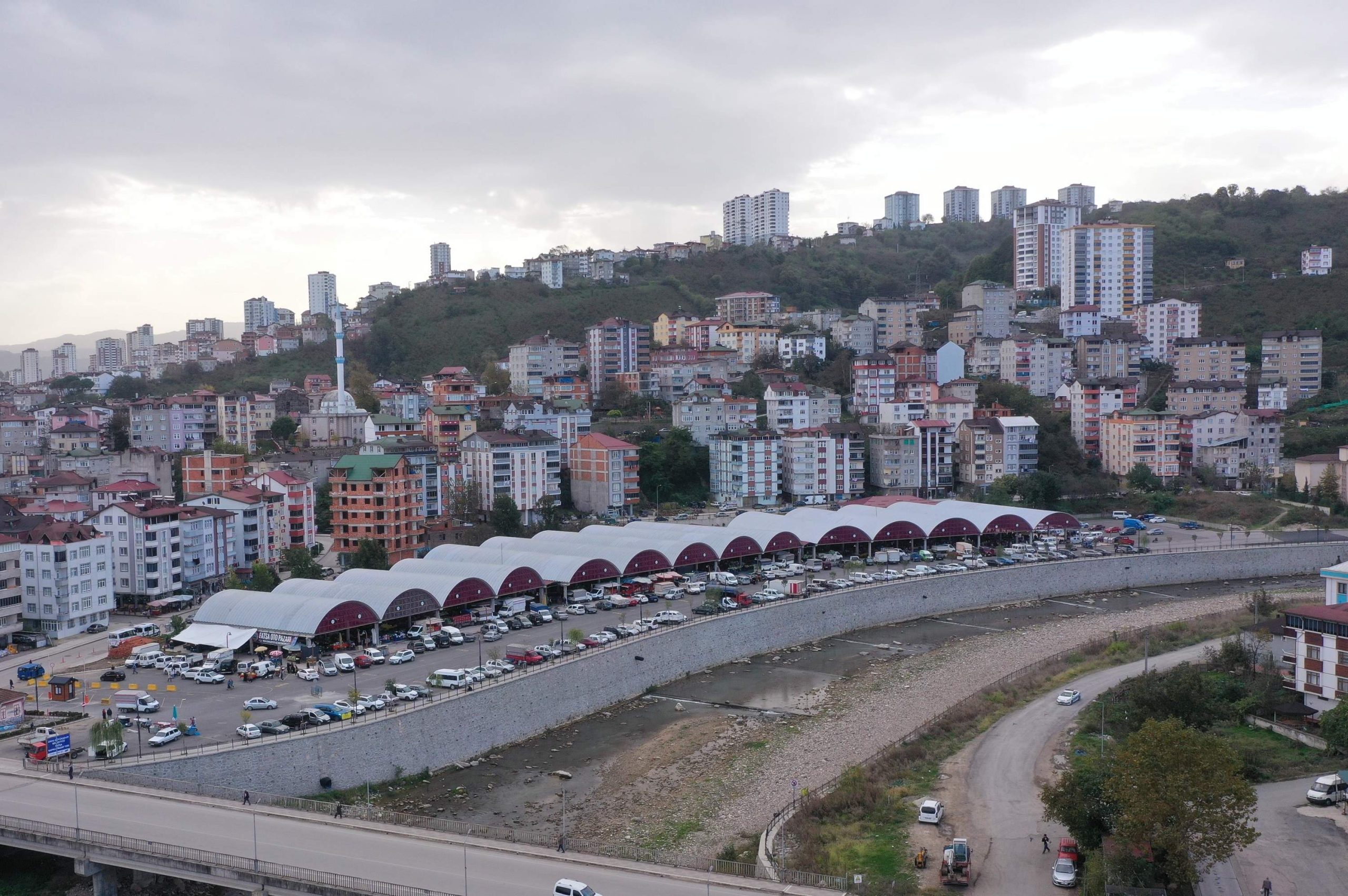 BAŞKAN GÜLER, ESNAFIN YÜZÜNÜ GÜLDÜRDÜ MODERN PAZAR YERİ ESNAFI RAHATLATTI