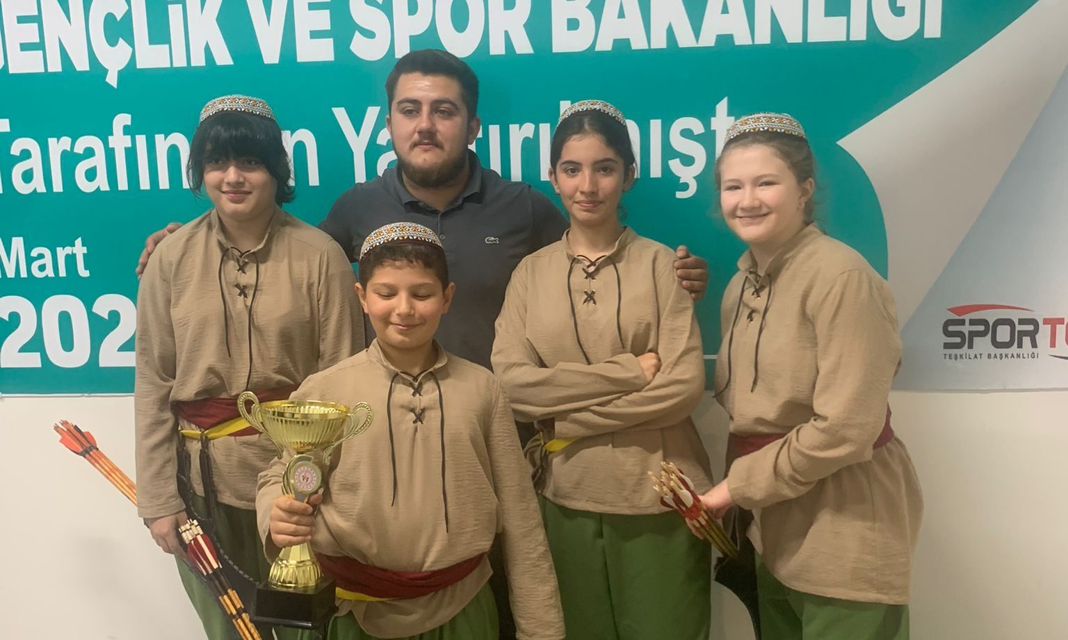 Müsabakaya Ünye’den katılan Ünye Salon Sporları Adamları Spor Kulübü ilçemizi