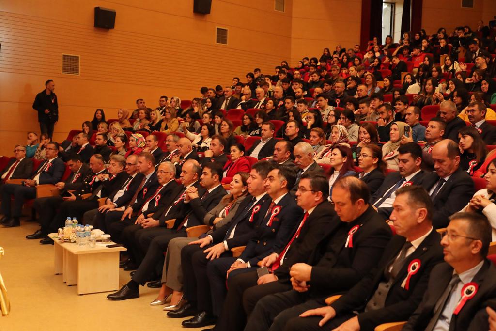 Öğretmenler Günü Düzenlenen Programlarla Kutlandı OG
