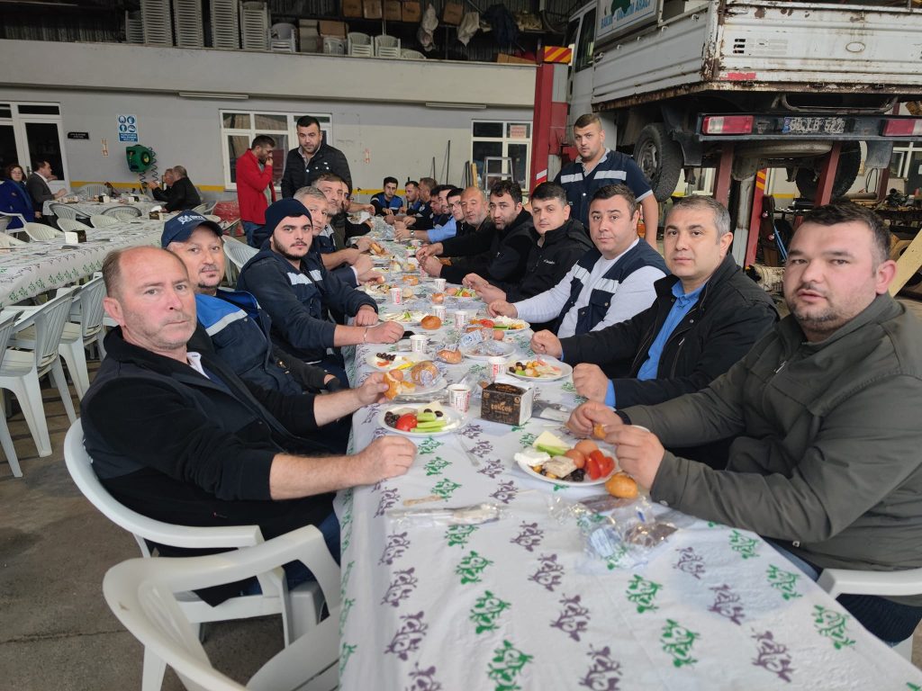 BAŞKAN TAVLI, “ÜNYE’MİZİ TÜM EKİBİMİZLE GELECEĞE GÜVENLE TAŞIYORUZ” b1