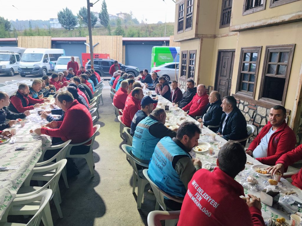 BAŞKAN TAVLI, “ÜNYE’MİZİ TÜM EKİBİMİZLE GELECEĞE GÜVENLE TAŞIYORUZ” b3
