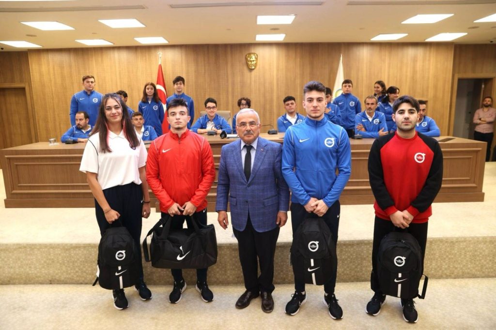 BÜYÜKŞEHİR SPORUN VE SPORCUNUN YANINDA bu3