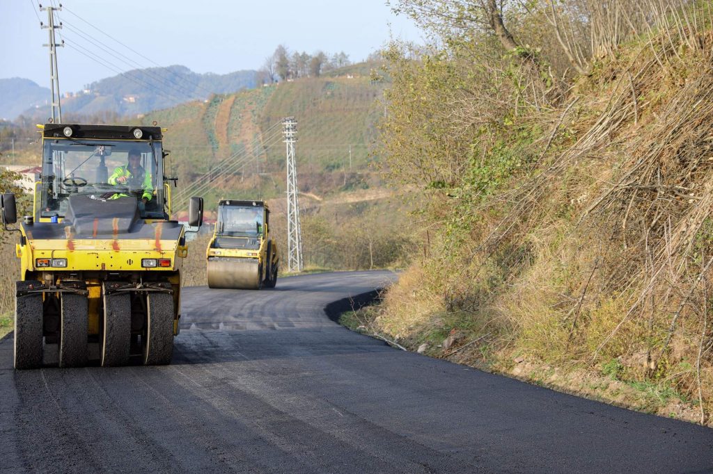 GÜRGENTEPE’YE SICAK ASFALT g1 1