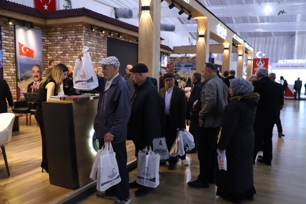 BAŞKAN GÜLER’E SEVGİ SELİ g2
