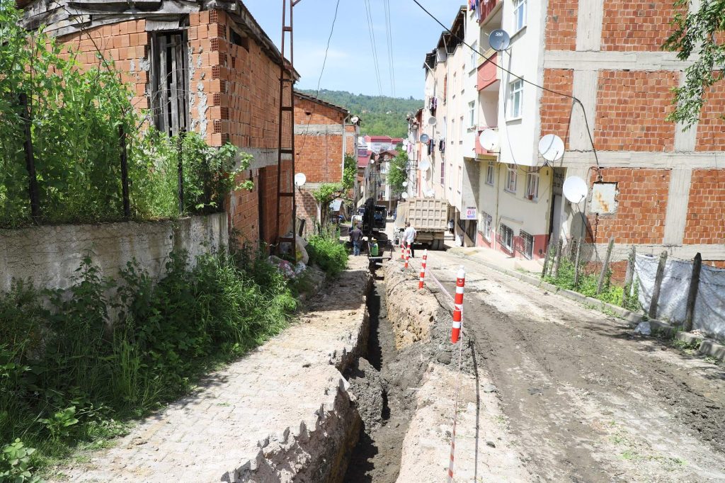 KUMRU, DOĞALGAZ İÇİN GÜN SAYIYOR kum2