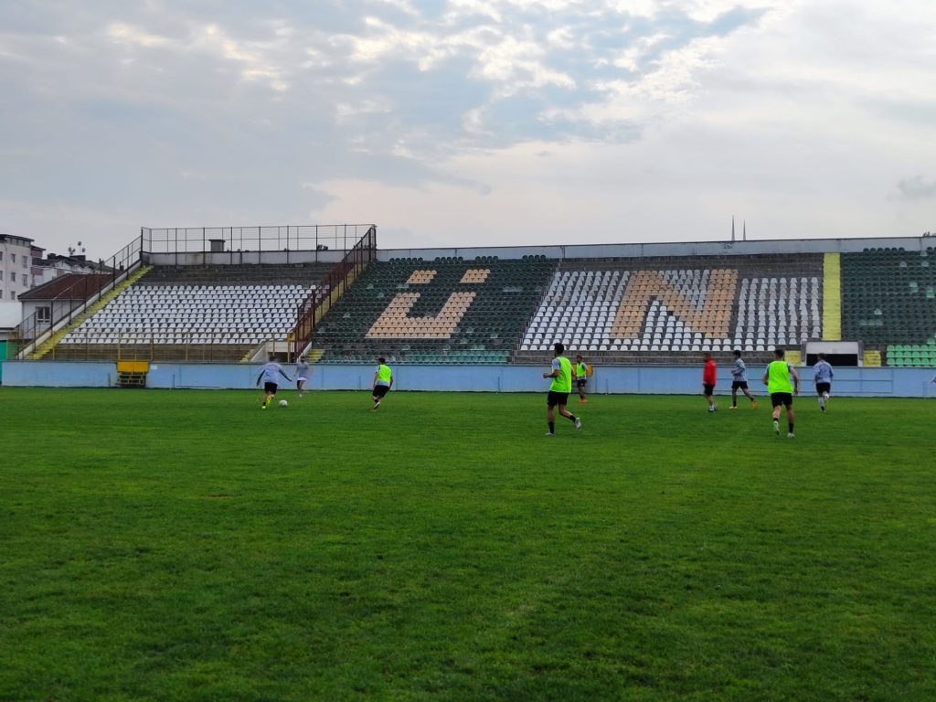 ÜNYE 1957 SPOR, NİKSAR MAÇINA HAZIRLANIYOR m1