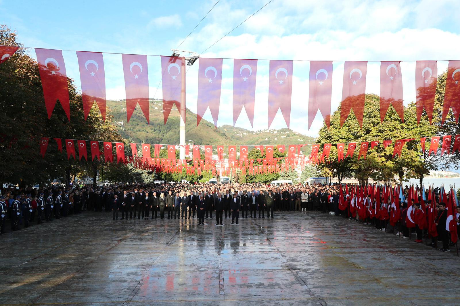 Büyük Önder Atatürk, Ebediyete İntikalinin 85. Yıl Dönümünde Törenlerle Anıldı