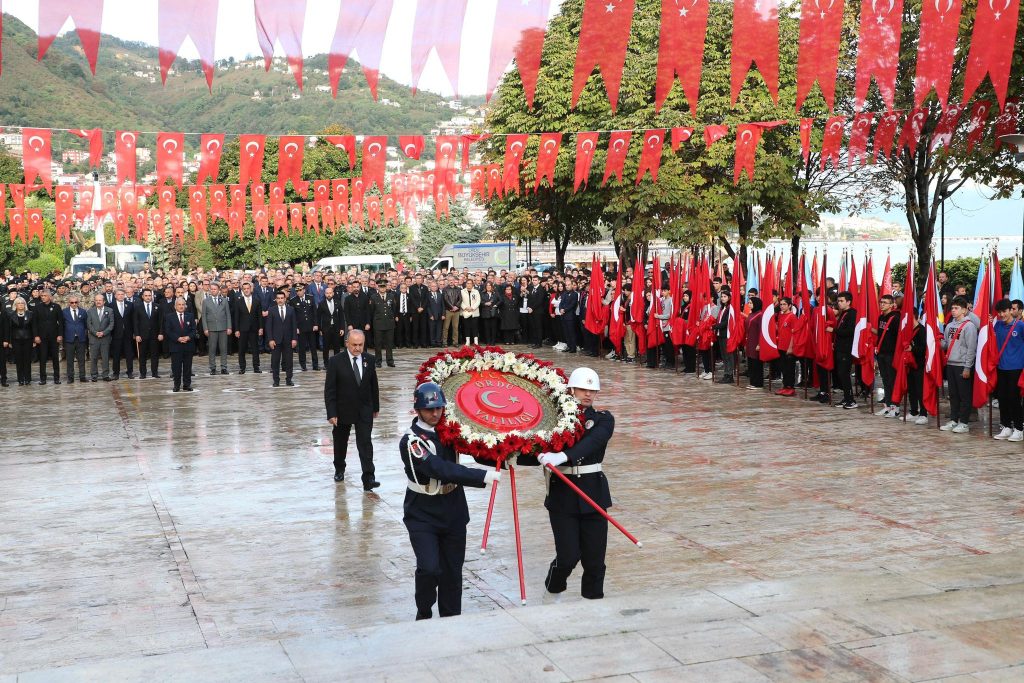 Büyük Önder Atatürk, Ebediyete İntikalinin 85. Yıl Dönümünde Törenlerle Anıldı o1
