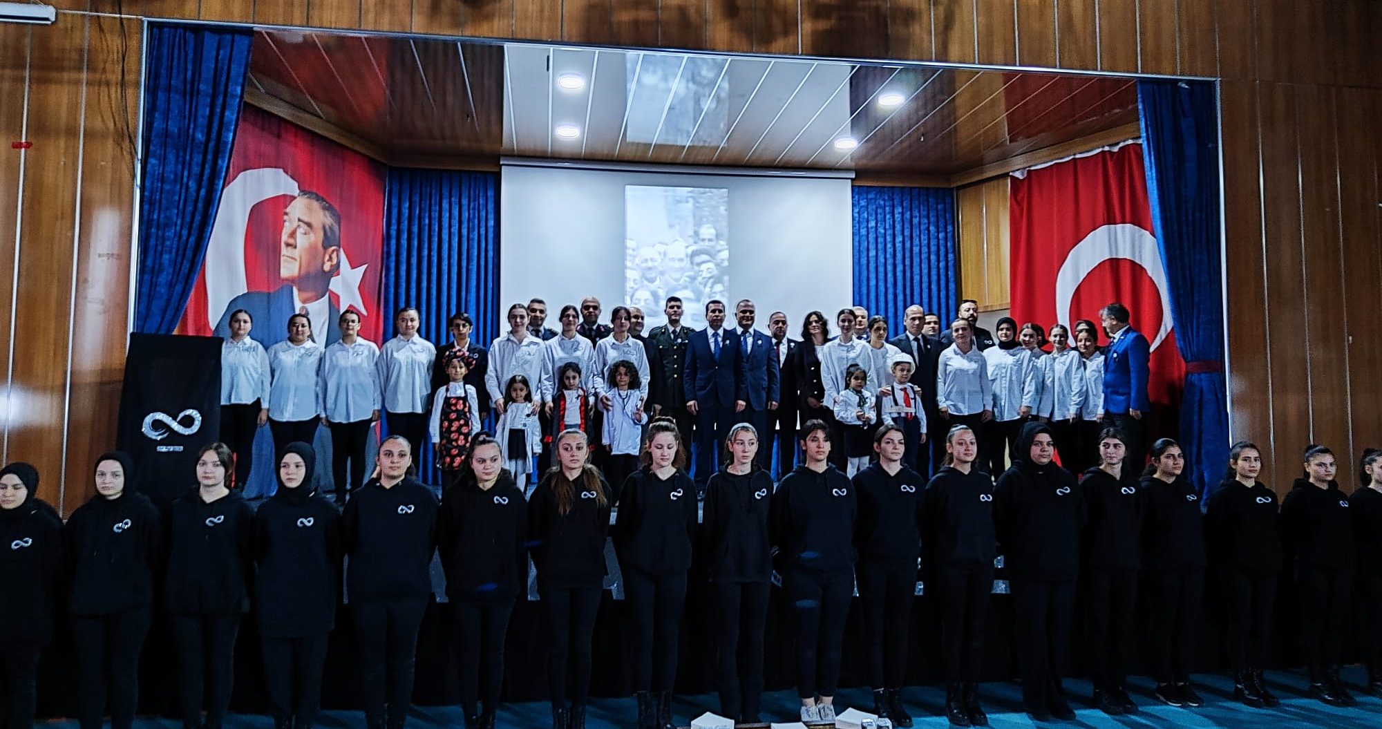 Türkiye Cumhuriyeti’nin kurucusu, büyük önder Gazi Mustafa Kemal Atatürk’ü, ebediyete