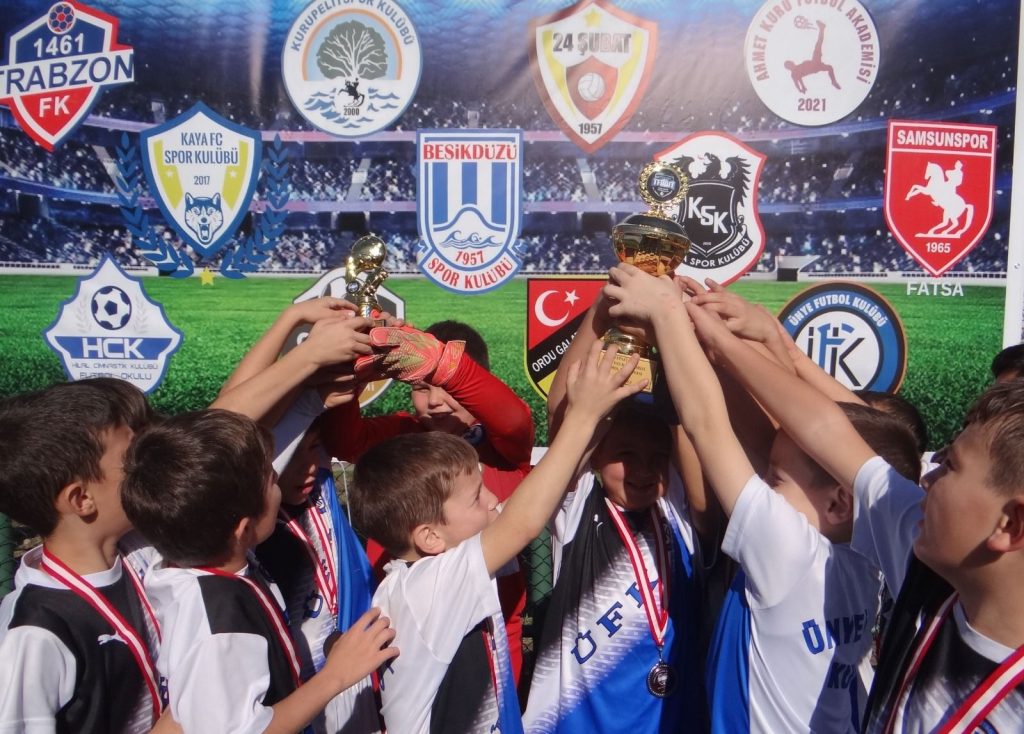 ÜFK TFPAIT’TE KUPALARI TOPLADI! u1 3