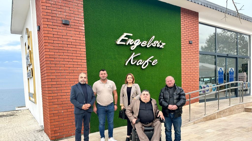 BÜYÜKŞEHİR BELEDİYE BAŞKAN A. ADAYI ÇAKIR, ENGELSİZ KAFE İÇİN TEŞEKKÜR ETTİ EN