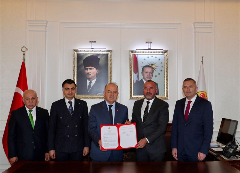 İş İnsanı Burhan Erçal’dan Eğitime Destek IS