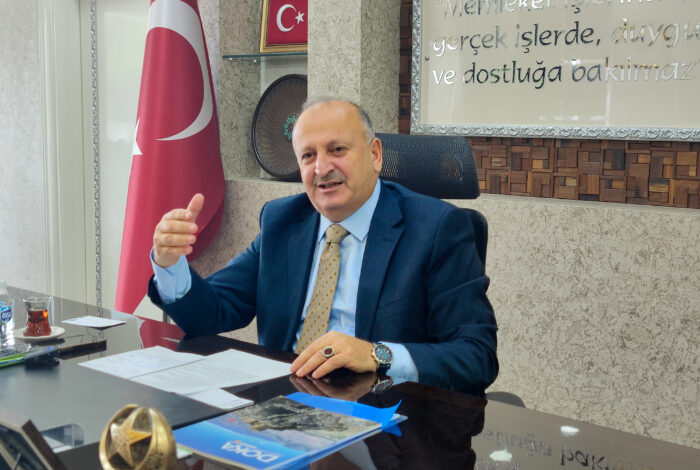 Ünye Belediyesi serasında üretilen peyzaj ürünleri şehri güzelleştirirken aynı zamanda