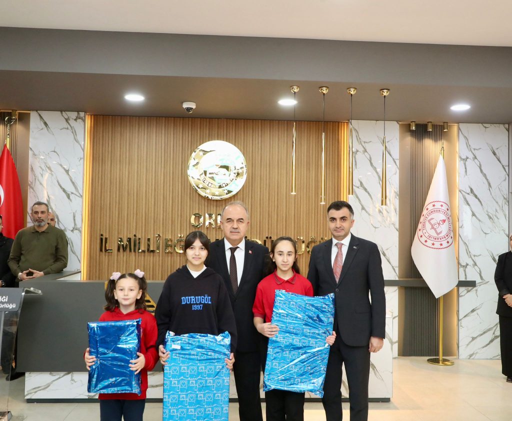 Afiş Tasarım Sergisi Açıldı a