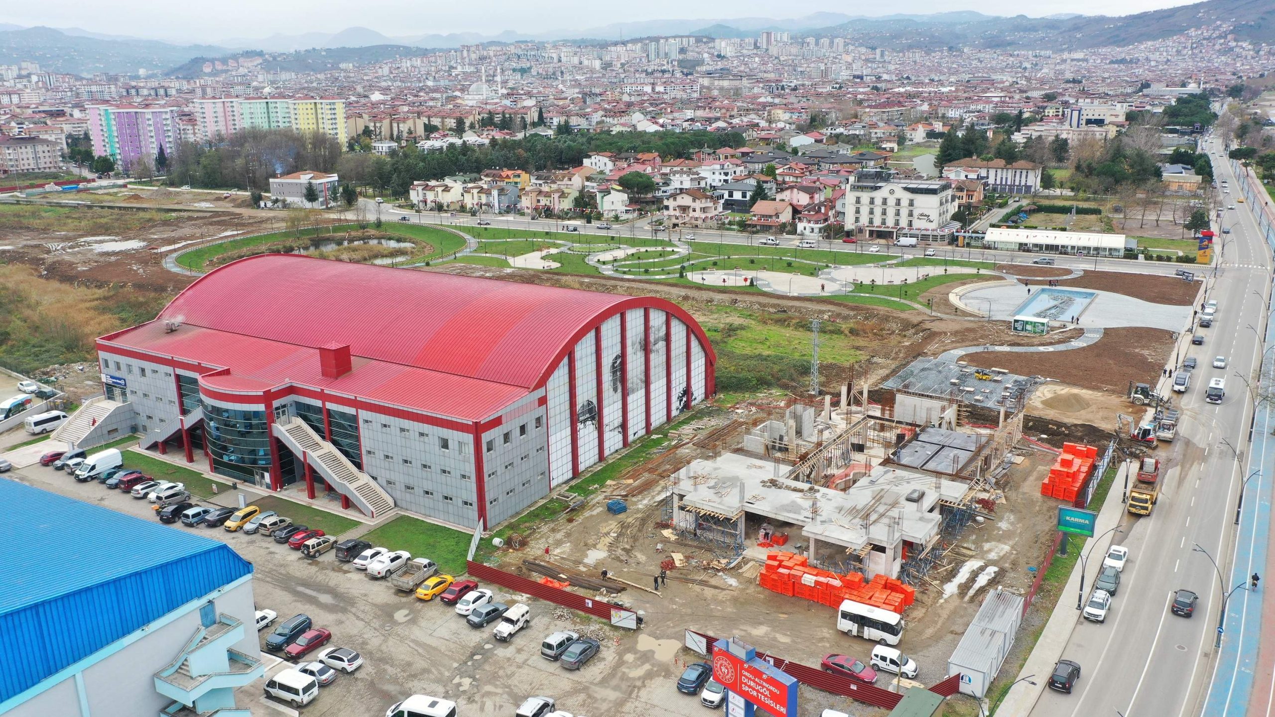 &nbsp; GENÇLİK KÜTÜPHANESİ YÜKSELİYOR ORDU BÜYÜKŞEHİR BELEDİYE BAŞKANI DR. MEHMET
