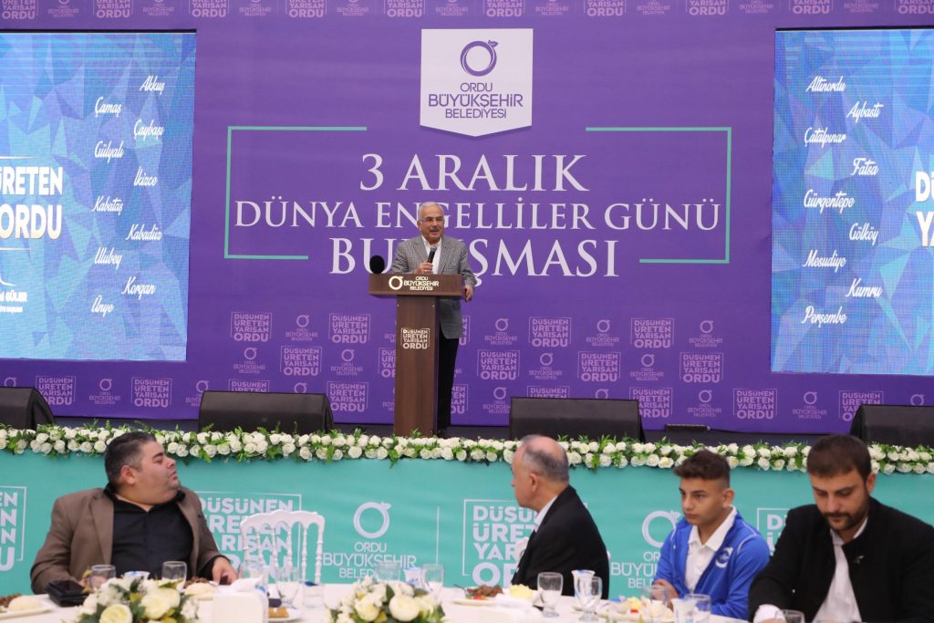 Vali Erol, Engelli Bireylerimizle Bir Arada Oldu aa1