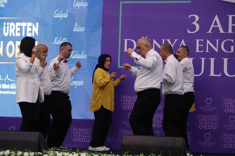 Vali Erol, Engelli Bireylerimizle Bir Arada Oldu aa3