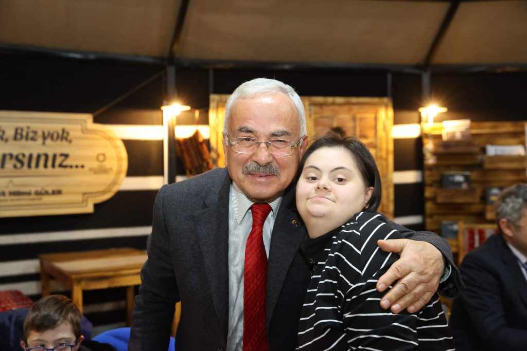 BAŞKAN GÜLER ONLARI YALNIZ BIRAKMADI ba