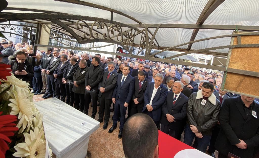 Eski Bakan Şükrü Yürür Ünye'de toprağa verildi ce2