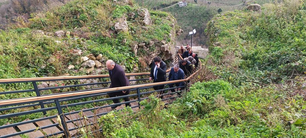 ÜNYE KALESİ YENİ YILLA BİRLİKTE TURİZME AÇILACAK d2 1