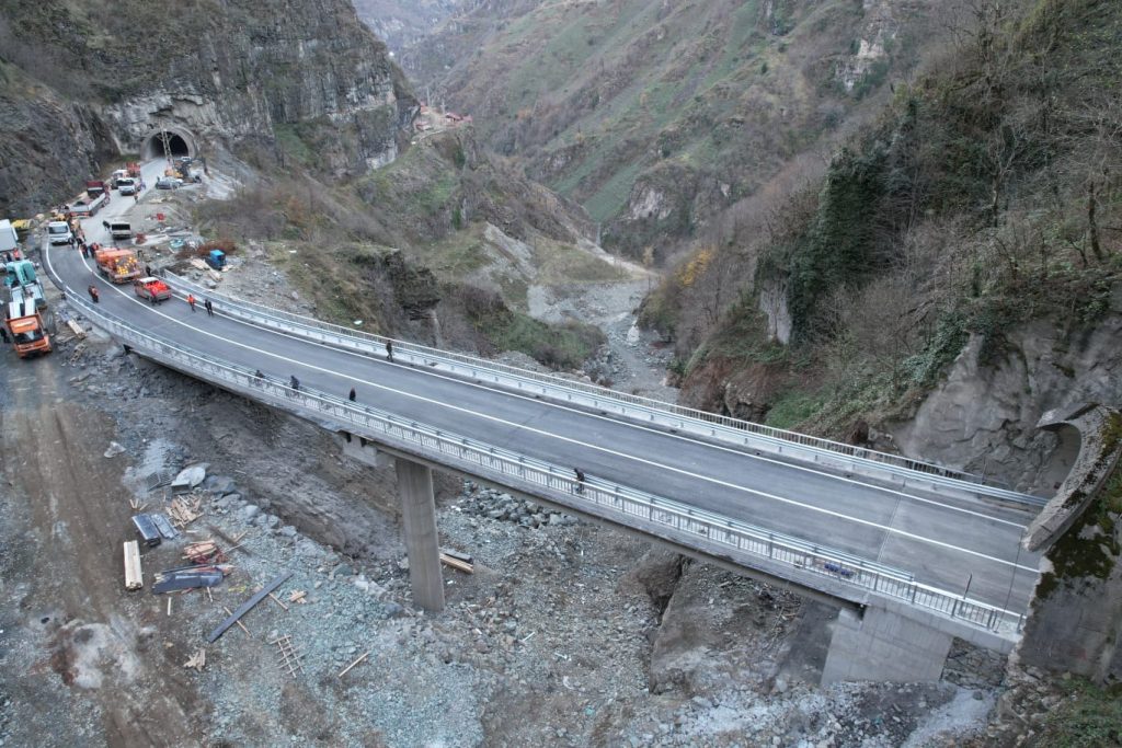 Karadeniz-Akdeniz Yolu Yeniden Ulaşıma Açıldı e1 2
