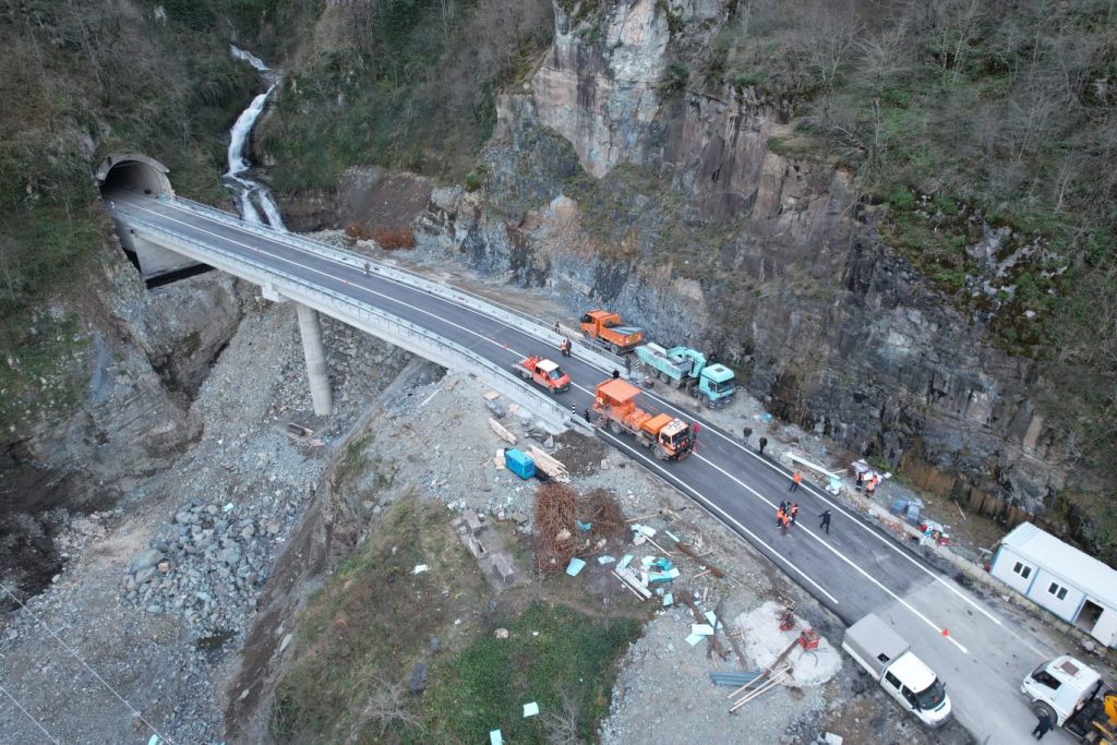 Karadeniz-Akdeniz Yolu Yeniden Ulaşıma Açıldı e2