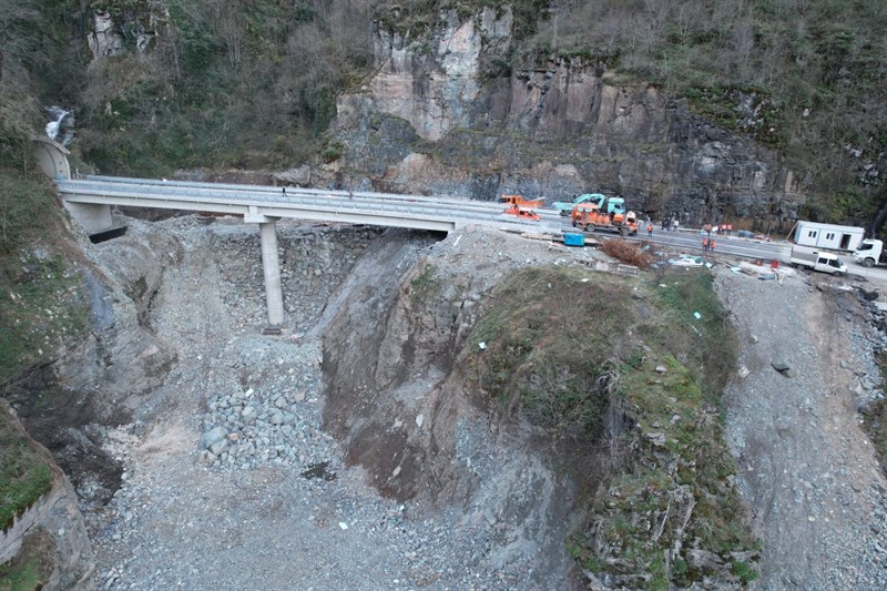 Karadeniz-Akdeniz Yolu Yeniden Ulaşıma Açıldı e4