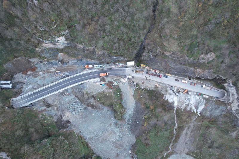 Karadeniz-Akdeniz Yolu Yeniden Ulaşıma Açıldı e5