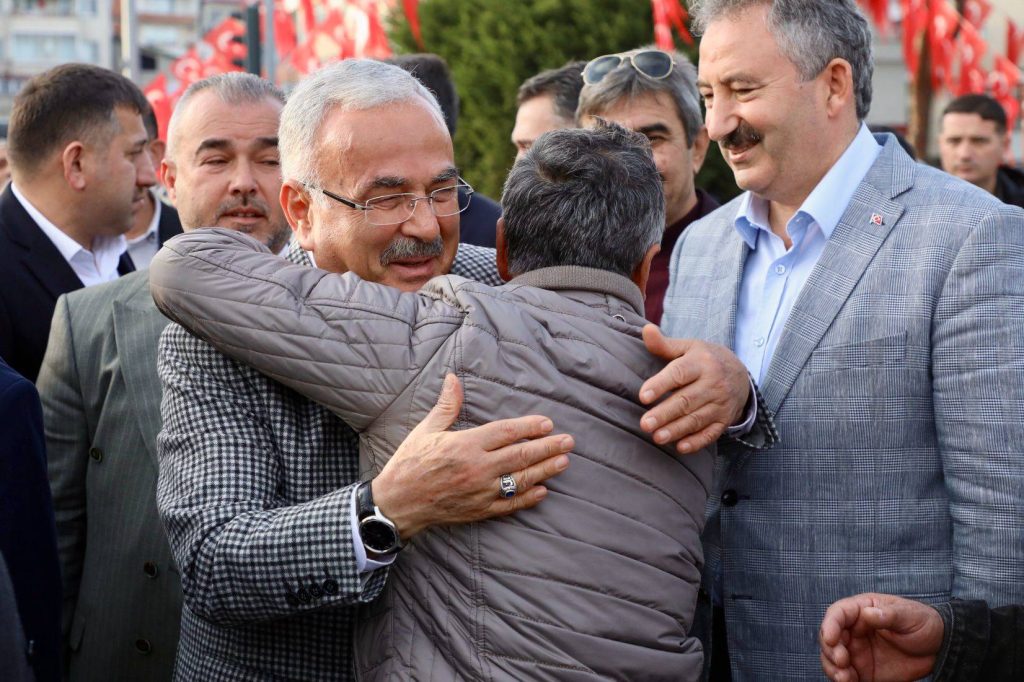 HAMSİ FESTİVALİNDE BAŞKAN GÜLER’E YOĞUN İLGİ hh1