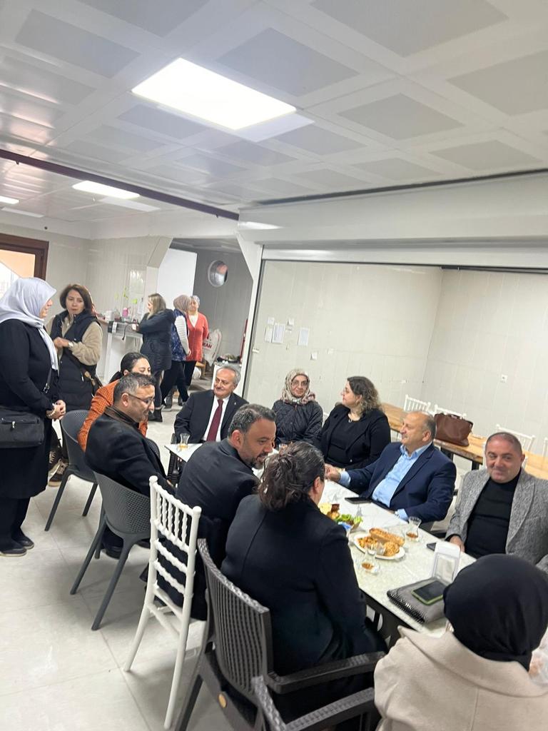 AK PARTİ KADIN KOLLARI’NDAN YERLİ MALI KERMESİ ker3
