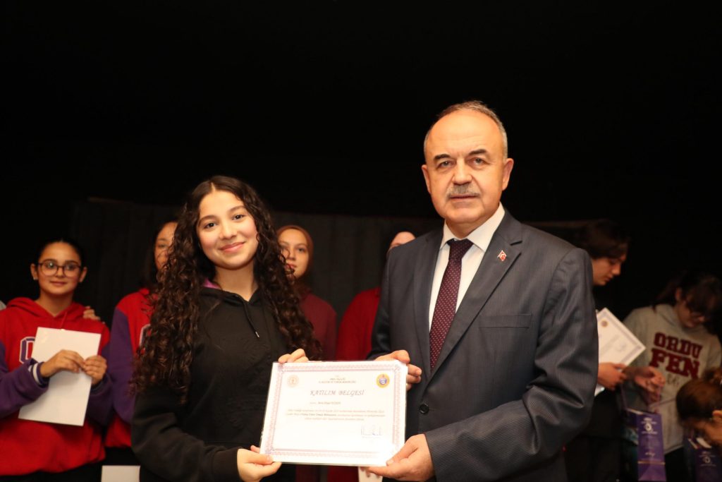 Yunus Emre Temalı Münazara Turnuvası Yapıldı tem