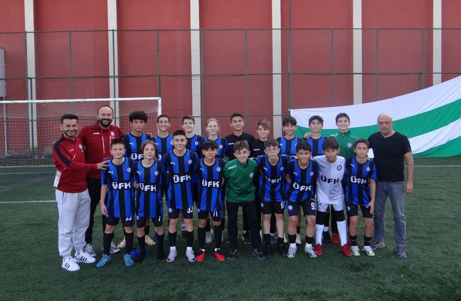Ünye Futbol Kulübü U-14 liginde deplasmanda karşılaştığı Perşembespor’u da farklı