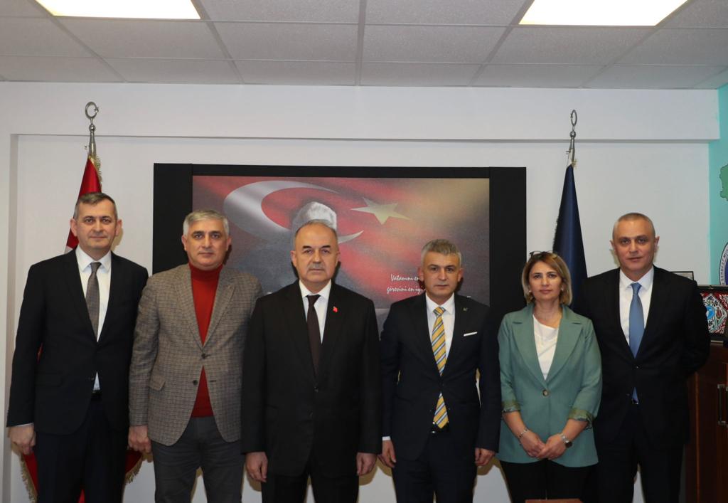 Vali Erol, İade-i Ziyaretlerine Devam Etti va2