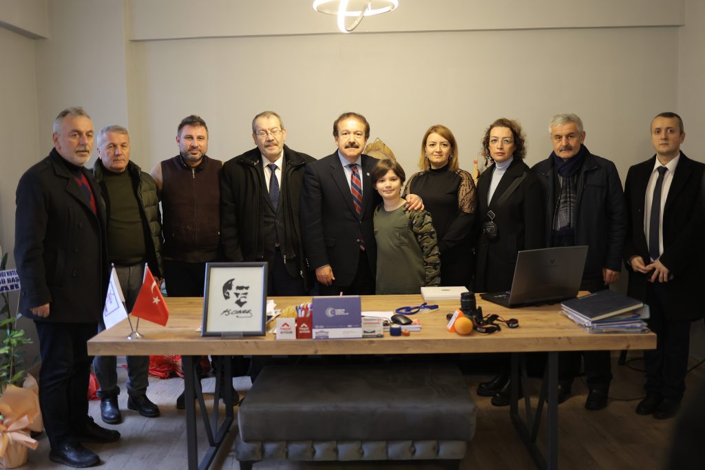 İyi Parti Belediye Başkan adayı Arpacıoğlu'dan gazetemize ziyaret ATIL7025
