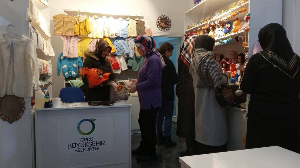 EMEĞİN KAZANCA DÖNÜŞTÜĞÜ YER: EL EMEĞİ ÇARŞISI BÜYÜKŞEHRİN “EL EMEĞİ