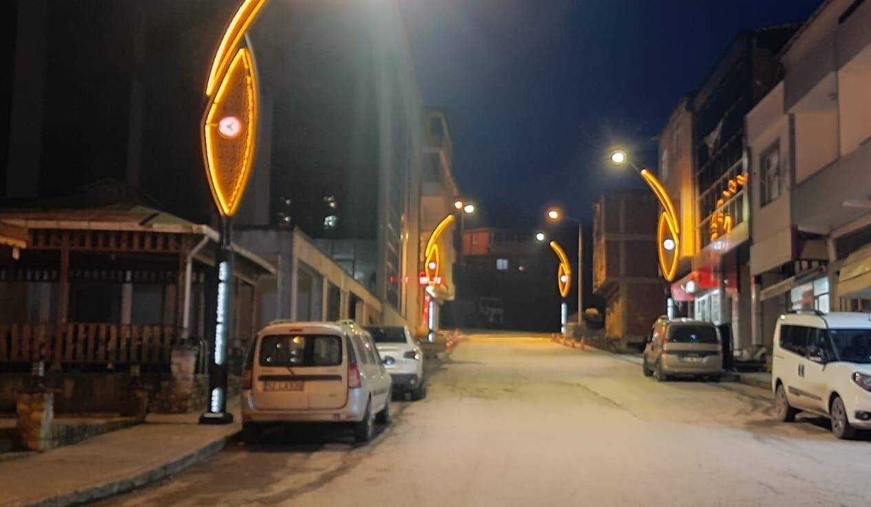 ÇAYBAŞI’DA IŞIL IŞIL OLDU BÜYÜKŞEHİRDEN ÇAYBAŞI’NA MODERN AYDINLATMA Ordu Büyükşehir