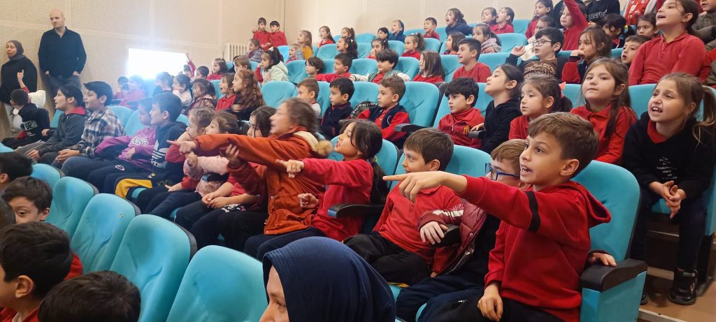 ÜNYE BELEDİYESİ’NDEN FEVZİ ÇAKMAK OKULU’NDA GERİ DÖNÜŞÜM ETKİNLİĞİ a3 3