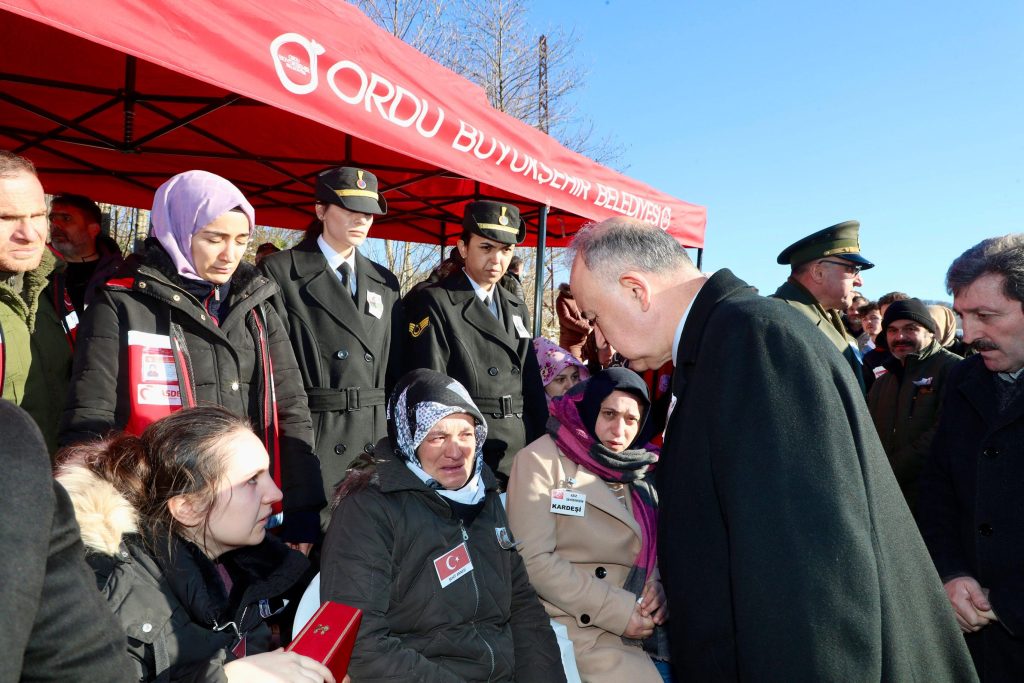 Şehidimizi Dualarla Son Yolculuğa Uğurladık c3