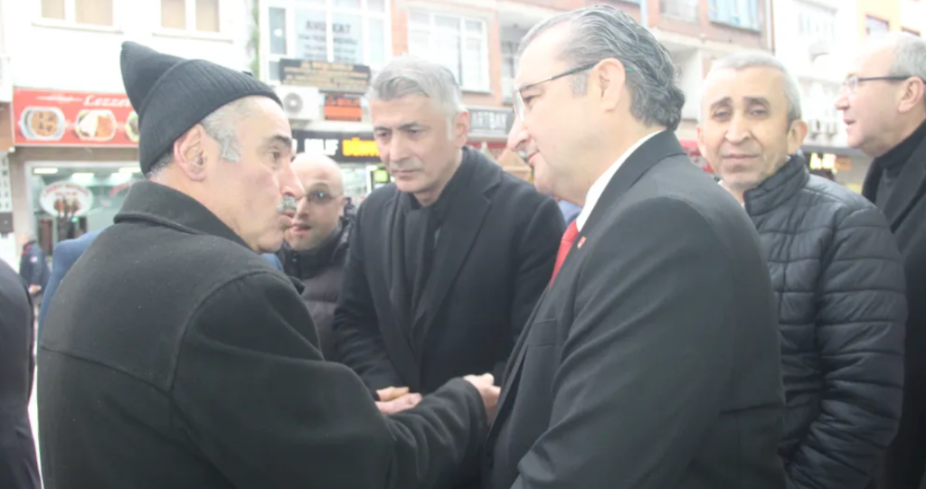 BAŞKAN ADAYI ÖZTÜRK, SEÇİM ÖNCESİ SAHADA HIZ KESMİYOR ch4
