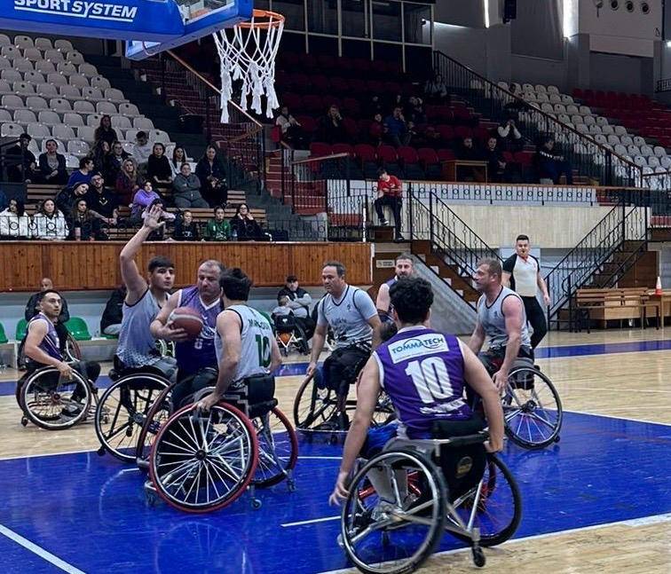 ENGELSİZLER ORDUSU KIBRIS’TA GALİP en1