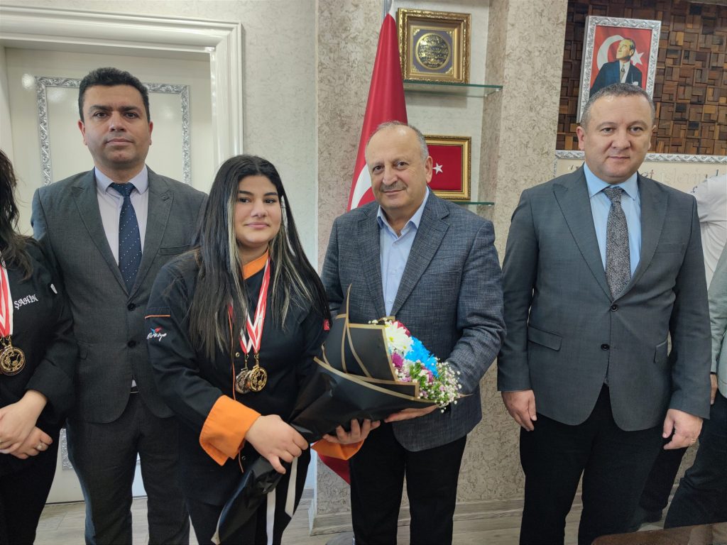 BAŞKAN TAVLI, “GELECEĞİMİZ OLAN ÖĞRENCİLERİMİZLE HER ZAMAN GURUR DUYUYORUZ” o2
