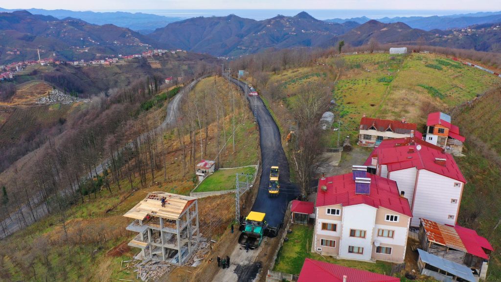 GÜRGENTEPE’DE SICAK ASFALT MUTLULUĞU t 2