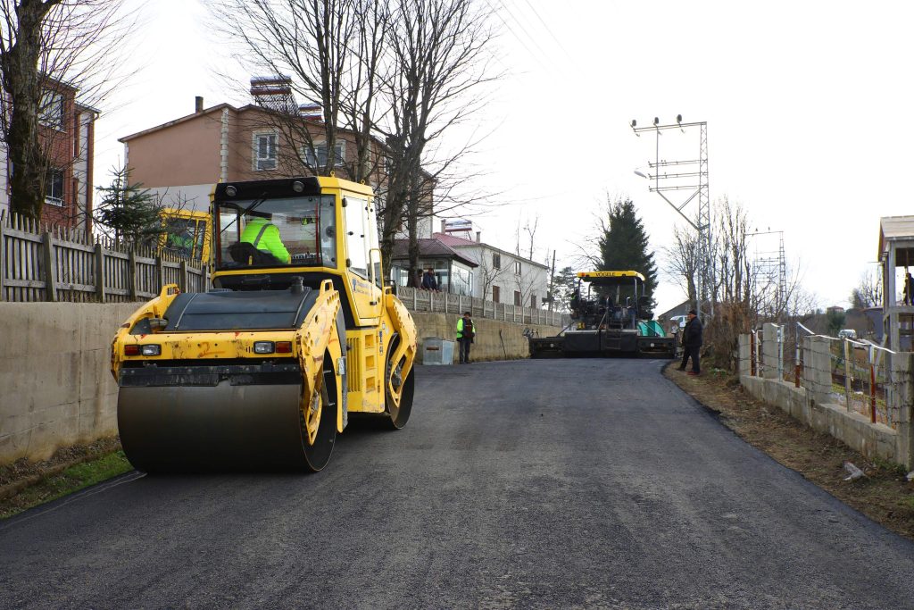 GÜRGENTEPE’DE SICAK ASFALT MUTLULUĞU t1 1