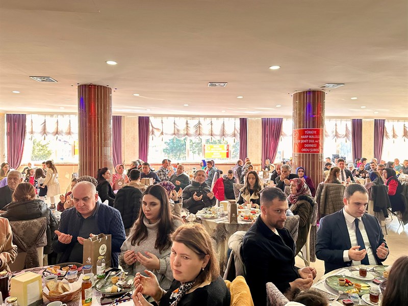 Vali Erol, Şehit Ailelerimiz ve Gazilerimizle Kahvaltı Programında Bir Araya Geldi v3