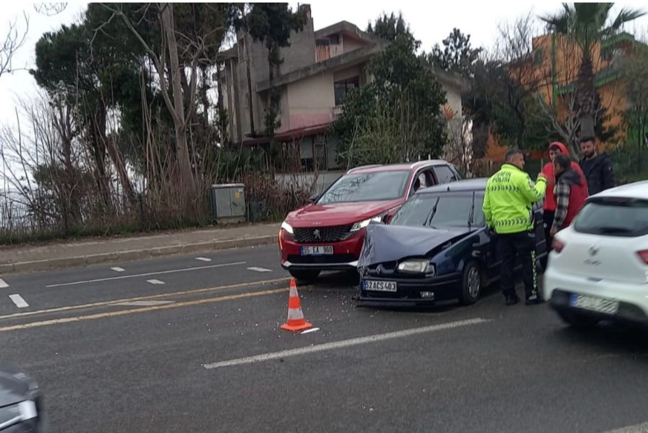 Ünye Devlet Sahil Yolu Çakır Tower önü istikametinde, ana yoldan