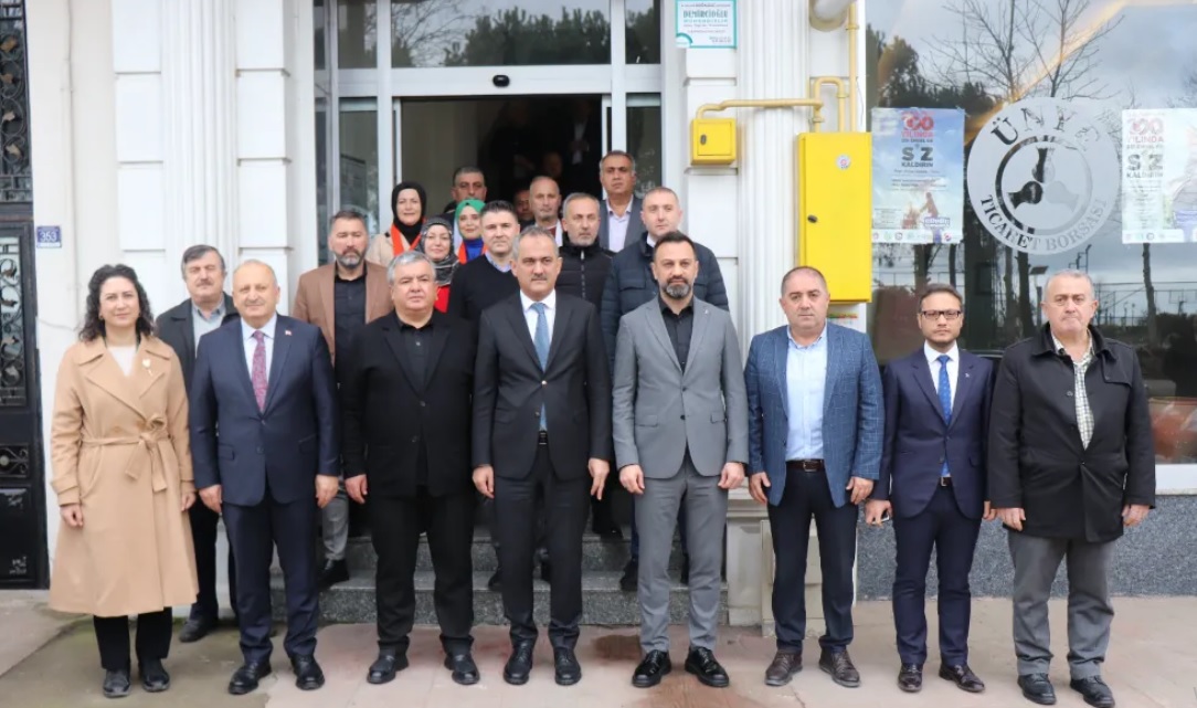 Ünye Ticaret Borsası ziyaretinde AK Parti Ordu Milletvekili Mahmut Özer’in